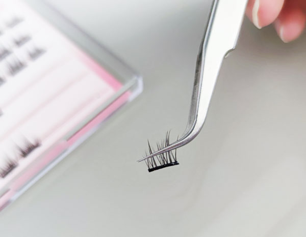 Makamit ang Mas Buong Lashes gamit ang Pre-Glued Press-On Lashes