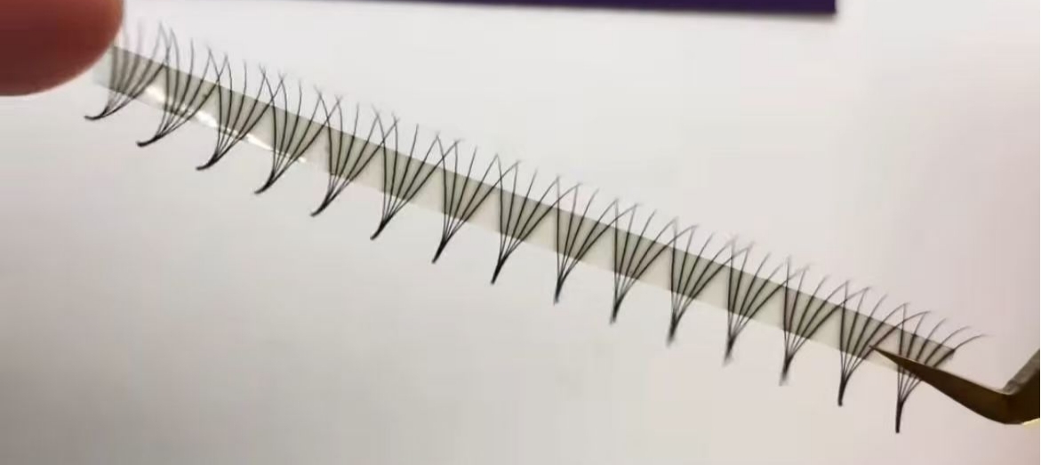 Pinangunahan ng Qingdao Sparkling Eyelash ang industriya na may makabagong-mga tagahanga ng premade na nagtatampok ng 0.07mm ultra-lightweight lashes at c/d curls