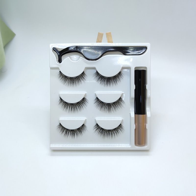 3 Pares Ng Magnetic Eyelashes Kit na May Tweezers Applicator